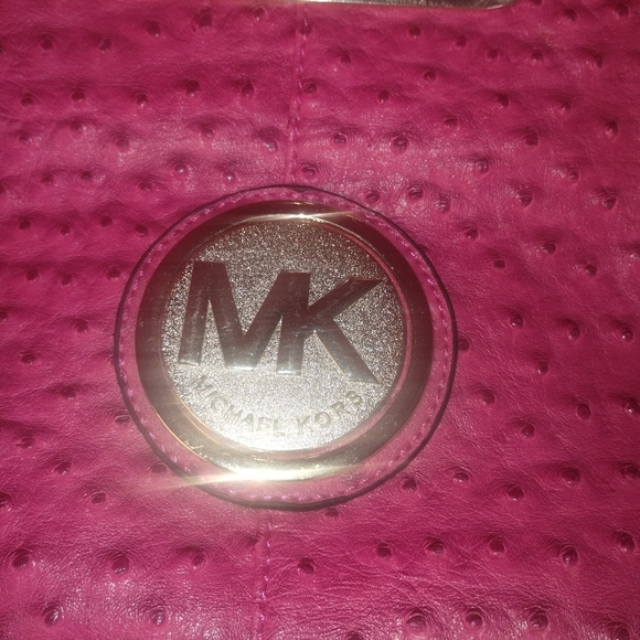 Michael Kors Pink Textured Handbag - Picture 8 of 8